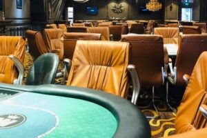 Cómo Crear una Poker Room Live: Todo lo que Necesitas para Empezar