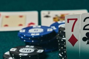 Torneo de Poker con Blinds de 30 Min: Estrategias para Ganar